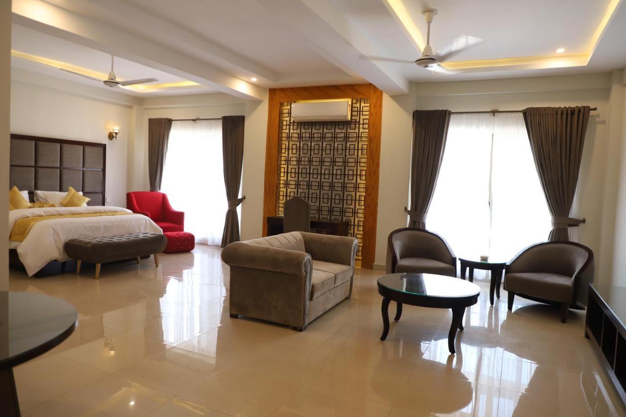 Swat Palace Hotel By Northin Mam Derai Buitenkant foto