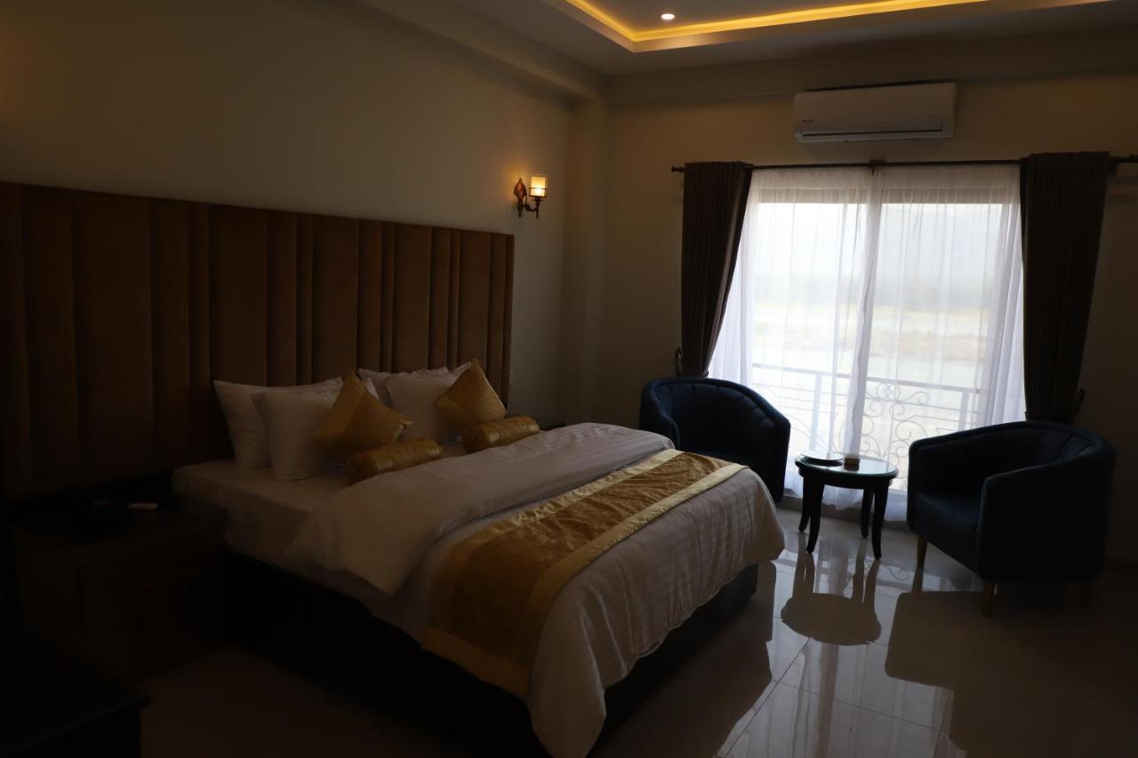 Swat Palace Hotel By Northin Mam Derai Buitenkant foto