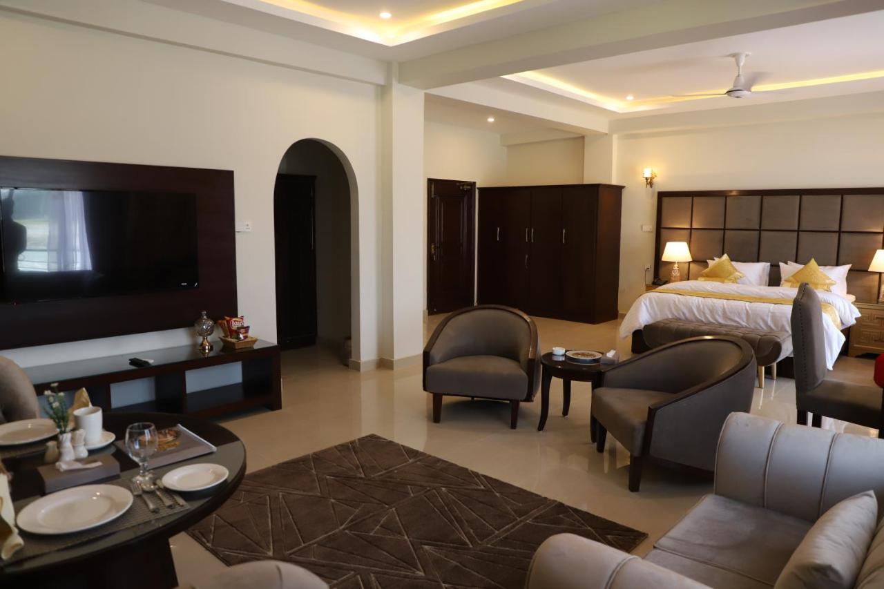 Swat Palace Hotel By Northin Mam Derai Buitenkant foto