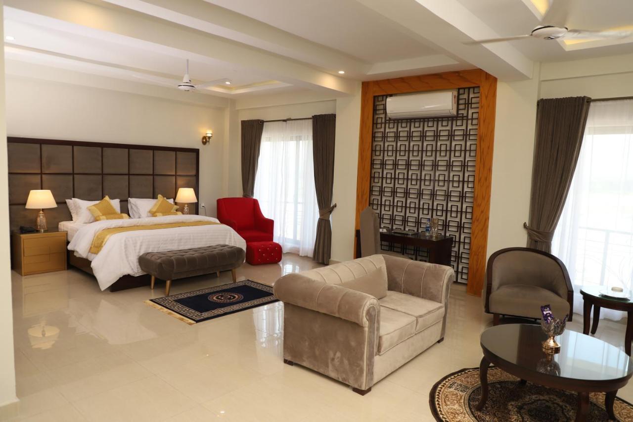 Swat Palace Hotel By Northin Mam Derai Buitenkant foto